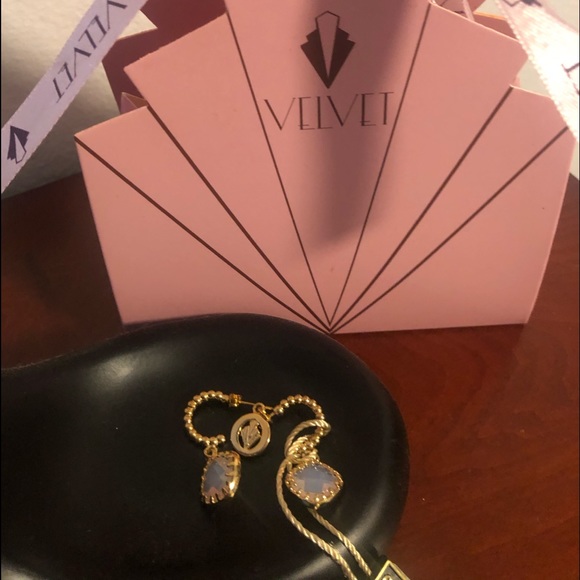 Earring with tourmaline stone. Grace Collection. - Picture 3 of 6